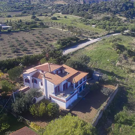 Villa Del Carrubo *